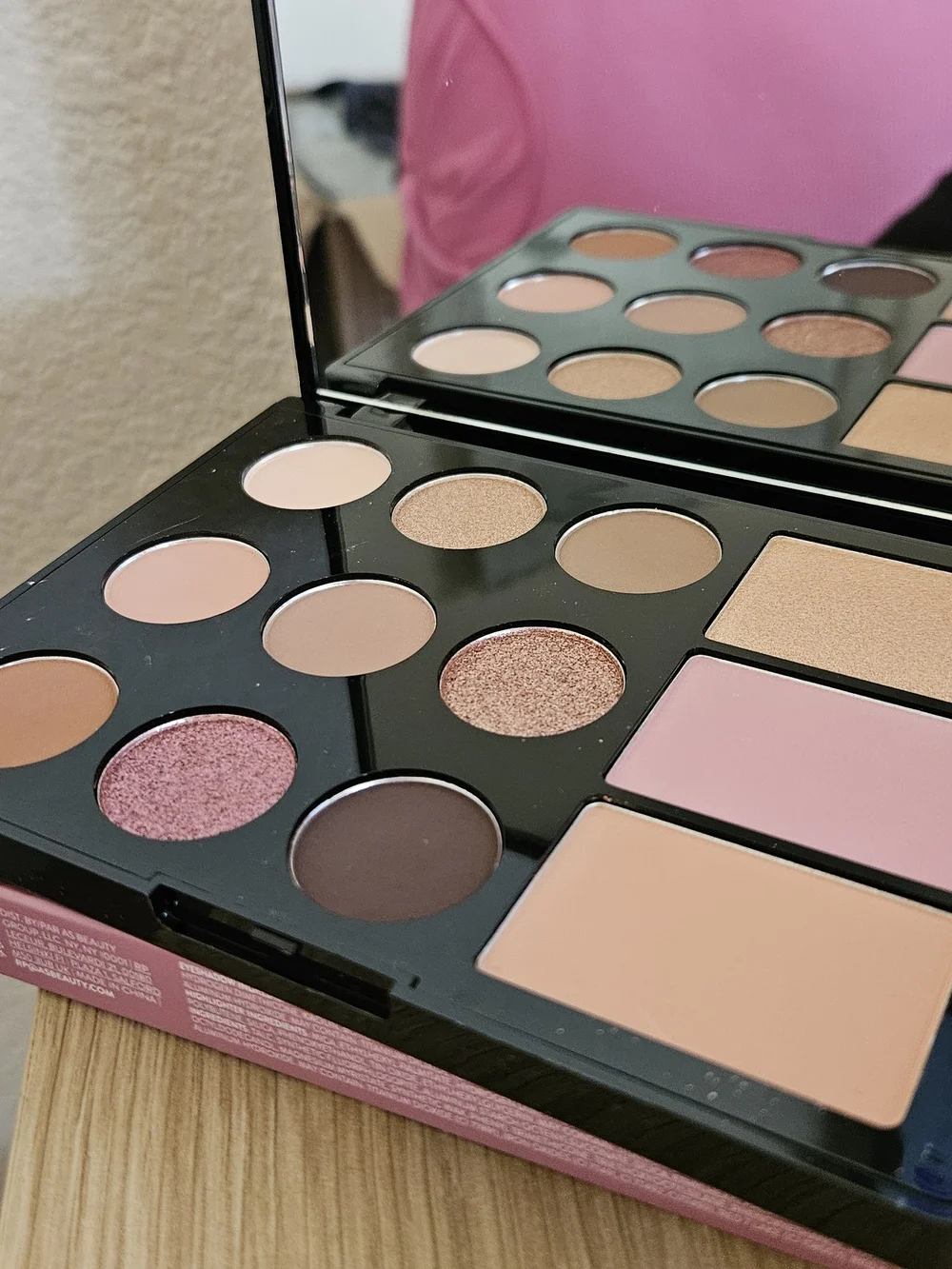 Laura Geller - The Wearables Eyeshadow & Blush Set - Picture 3 of 3